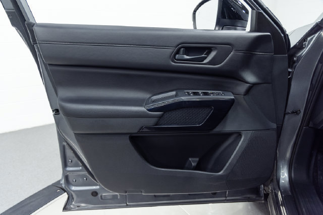 Used 2026 Nissan Pathfinder SV FWD image 11
