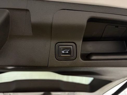 Used 2022 GMC Acadia AT4 w/ GMC Pro Grade Package AWD/4WD image 12