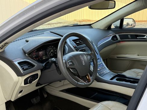 Used 2014 Lincoln MKZ 4dr Sdn AWD image 15