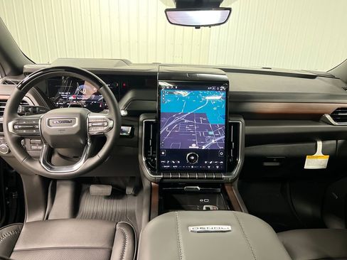 New 2026 GMC Yukon XL Denali AWD/4WD image 17