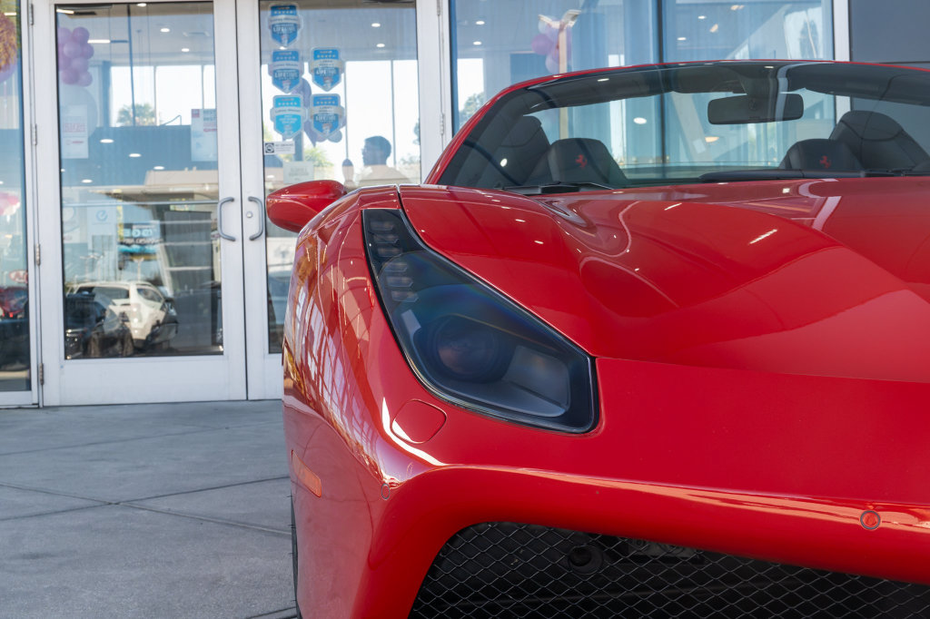 Used 2018 Ferrari 488 Spider RWD image 5