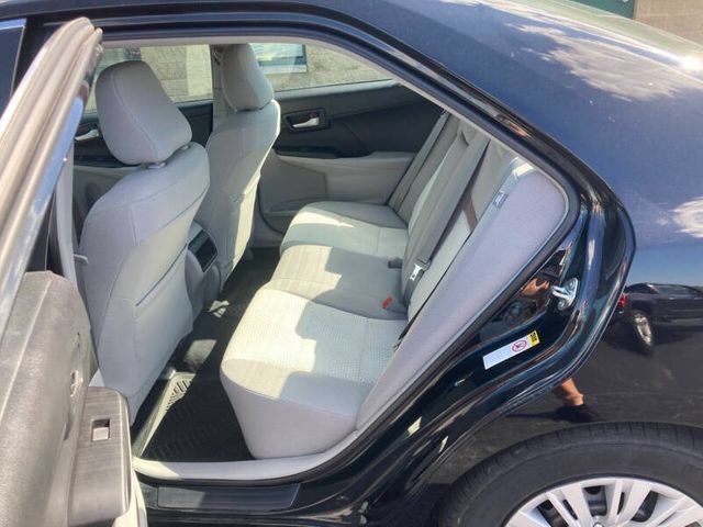 Used 2013 Toyota Camry LE FWD image 19