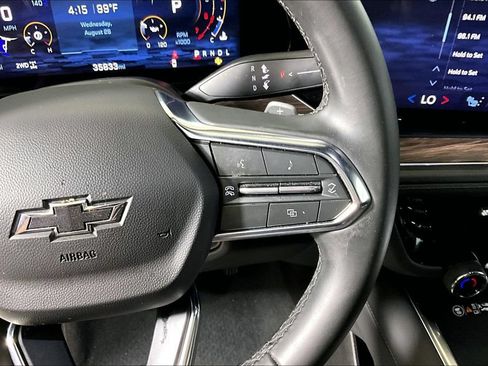 Used 2025 Chevrolet Suburban Z71 AWD/4WD image 15