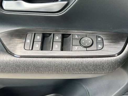New 2025 Nissan Kicks SV w/ SV Premium Package AWD/4WD image 26