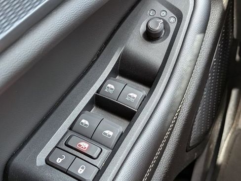 Used 2023 Jeep Grand Cherokee L Laredo image 23