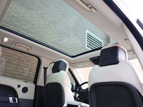 Used 2018 Land Rover Range Rover Sport HSE image 27