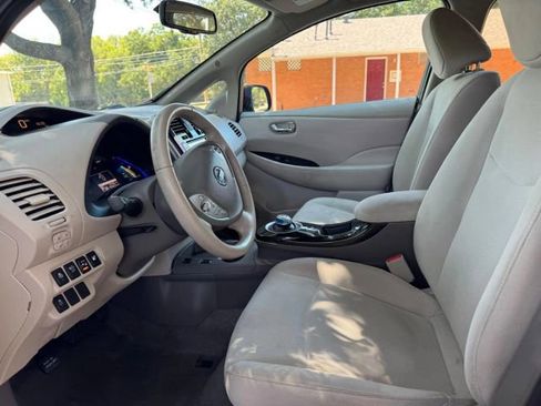 Used 2015 Nissan Leaf SV w/ LED & Quick Charge Package image 10
