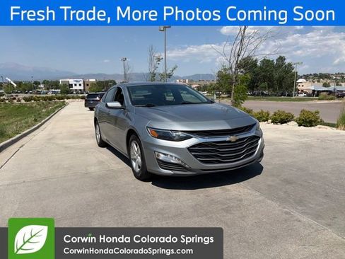 Used 2024 Chevrolet Malibu LT FWD image 1