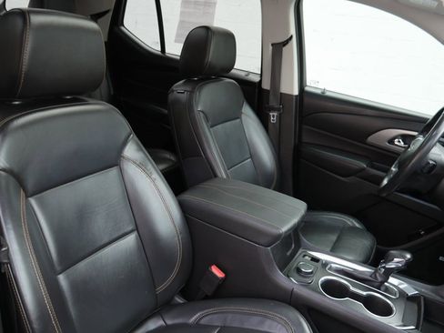 Used 2021 Chevrolet Traverse RS image 24