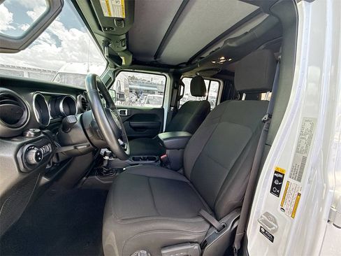 Used 2022 Jeep Gladiator Willys image 23