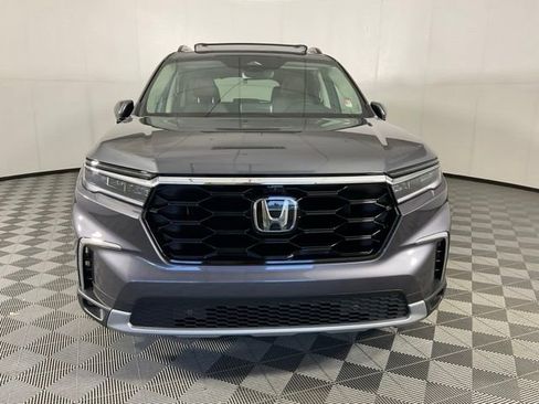 Used 2025 Honda Pilot Elite image 2