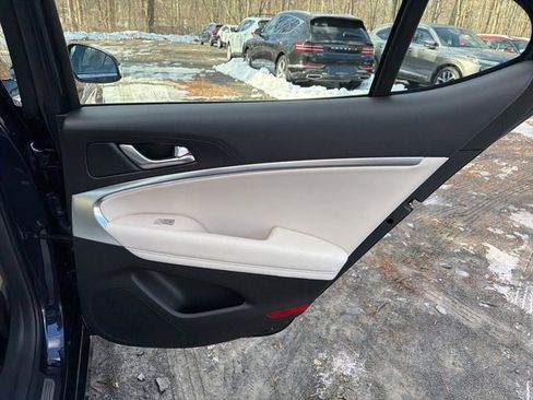 Used 2026 Genesis G70 2.5T image 13