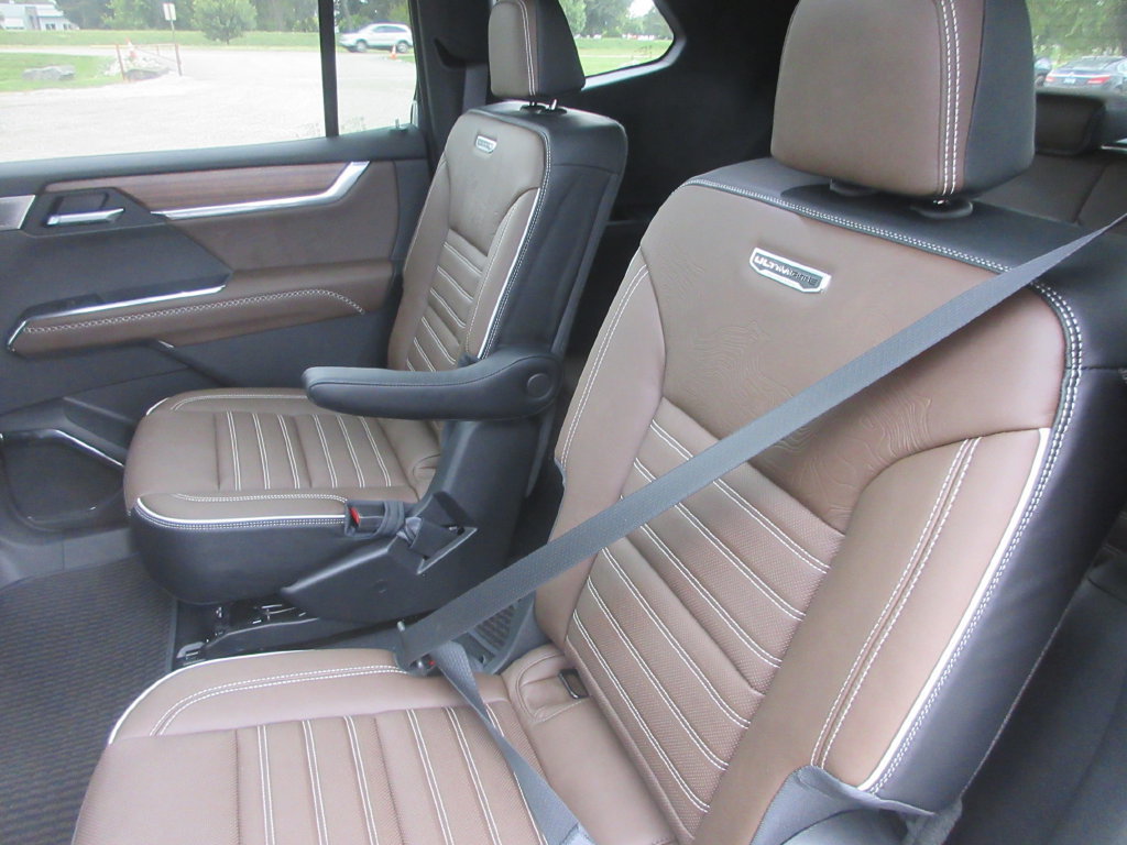 New 2027 GMC Acadia Denali Ultimate AWD/4WD image 12