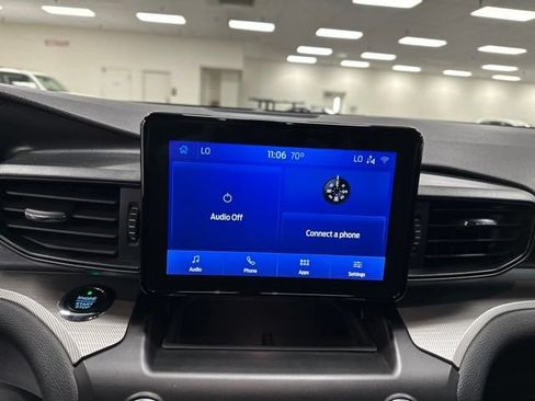 Used 2020 Ford Explorer XLT w/ Comfort Package AWD/4WD image 14