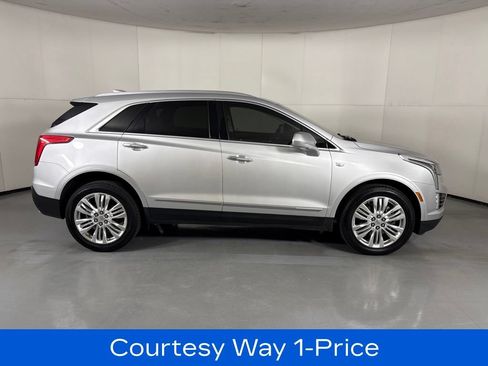 Used 2018 Cadillac XT5 Premium Luxury FWD image 12