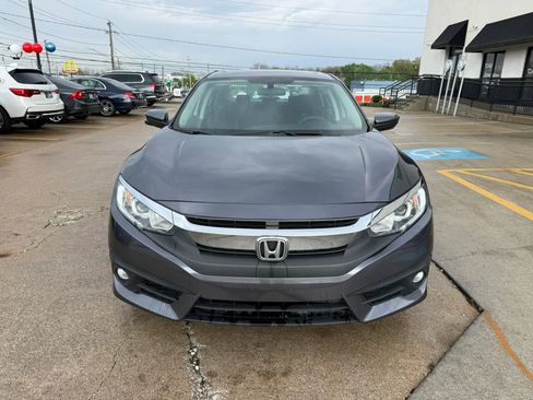 Used 2017 Honda Civic EX-T image 2