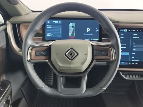 Used 2024 Rivian R1S Adventure image 28