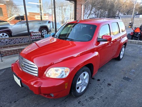 Used 2010 Chevrolet HHR LT FWD image 1
