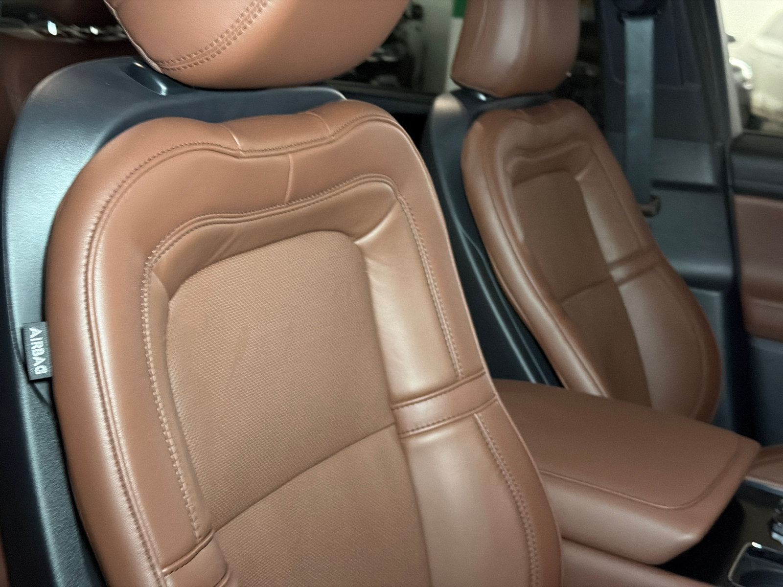 New 2027 Lincoln Aviator Reserve w/ Jet Appearance Package AWD/4WD image 11