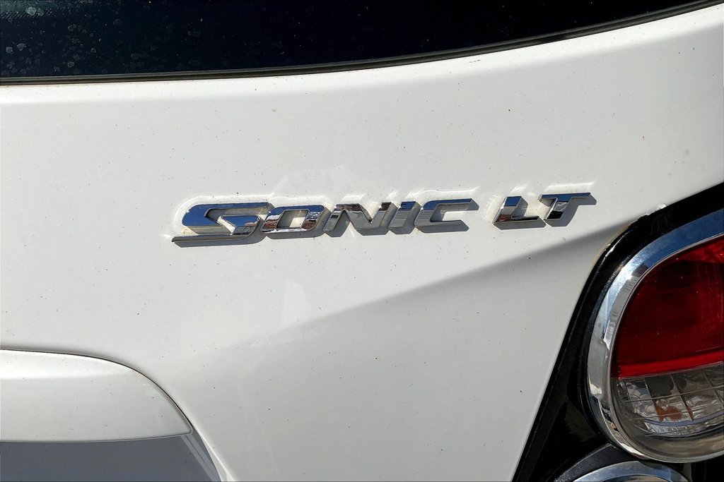 Used 2015 Chevrolet Sonic LT FWD image 23