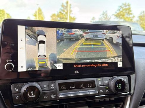 Used 2025 Toyota Grand Highlander AWD image 28