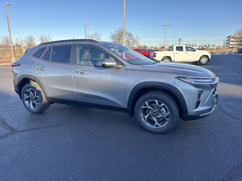 New 2026 Chevrolet Trax LT w/ Driver Confidence Package image 4