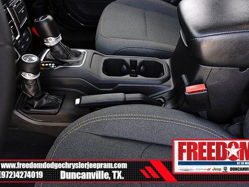 Used 2024 Jeep Gladiator Sport AWD/4WD image 38