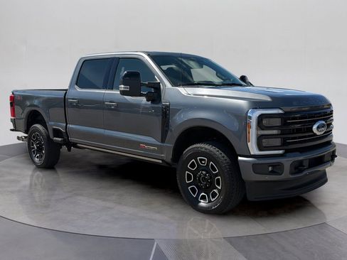 Certified 2025 Ford F250 Platinum AWD/4WD image 9