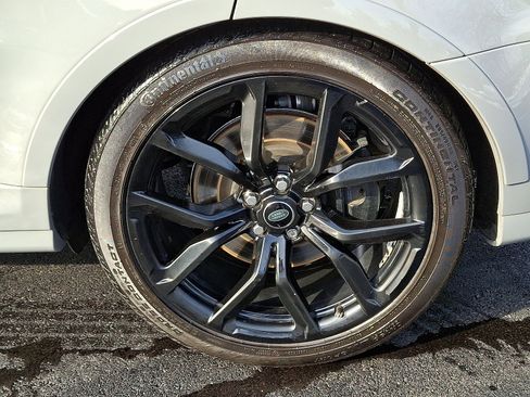 Used 2022 Land Rover Range Rover Sport SVR Carbon Edition image 11