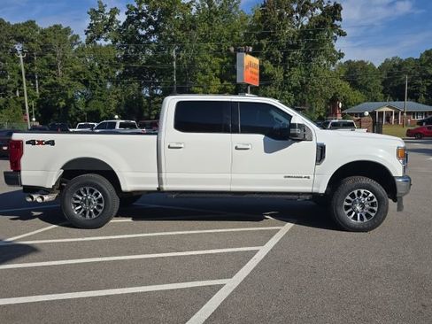 Used 2020 Ford F250 Lariat w/ Lariat Value Package image 6