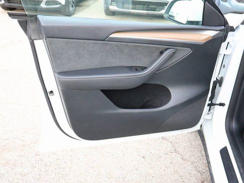 Used 2023 Tesla Model Y Long Range image 22