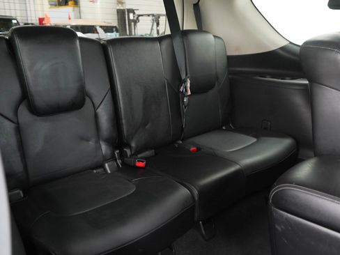Used 2016 INFINITI QX80 4WD w/ Deluxe Technology Package image 13