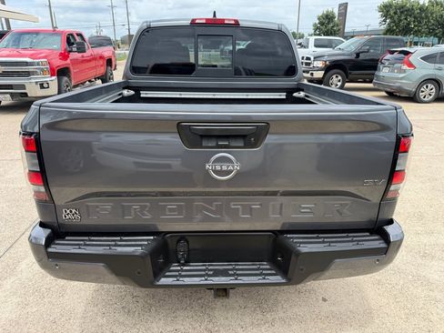 Used 2022 Nissan Frontier SV RWD image 6