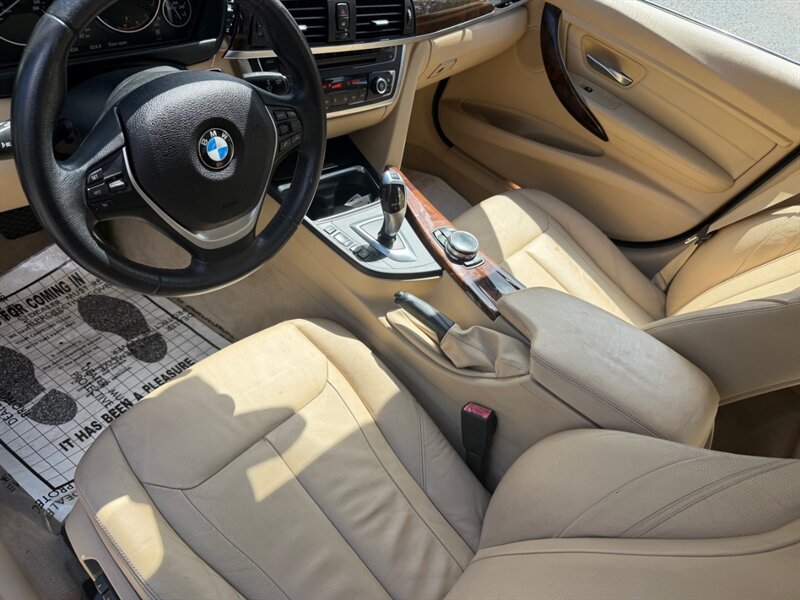 Used 2014 BMW 335i Sedan w/ Technology Package RWD image 15