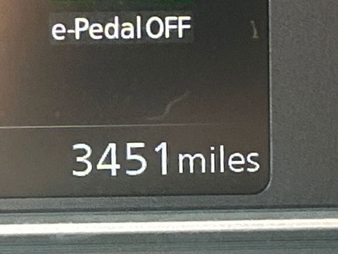 Certified 2024 Nissan Leaf S image 32