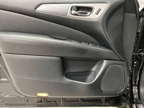 Used 2019 Nissan Pathfinder SL AWD/4WD image 24