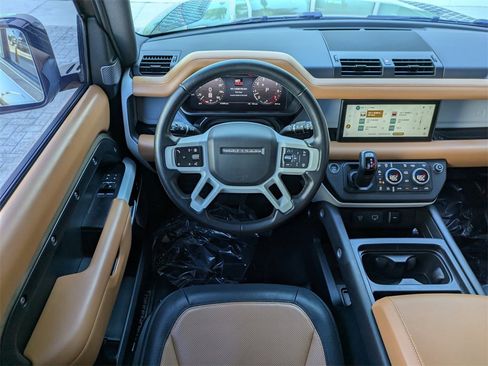 Used 2024 Land Rover Defender 90 X-Dynamic SE image 16