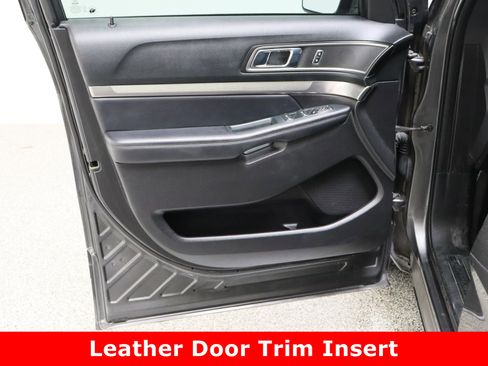 Used 2018 Ford Explorer XLT w/ Equipment Group 202A image 12