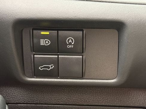Used 2023 Toyota Highlander XSE FWD image 23
