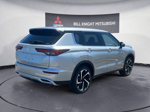 New 2025 Mitsubishi Outlander SE image 5