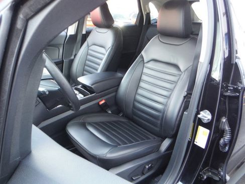 Used 2020 Ford Edge SEL w/ Convenience Package image 16