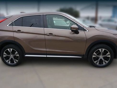 Used 2018 Mitsubishi Eclipse Cross SEL image 4