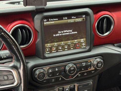 Used 2021 Jeep Gladiator Rubicon w/ Dual Top Group AWD/4WD image 12