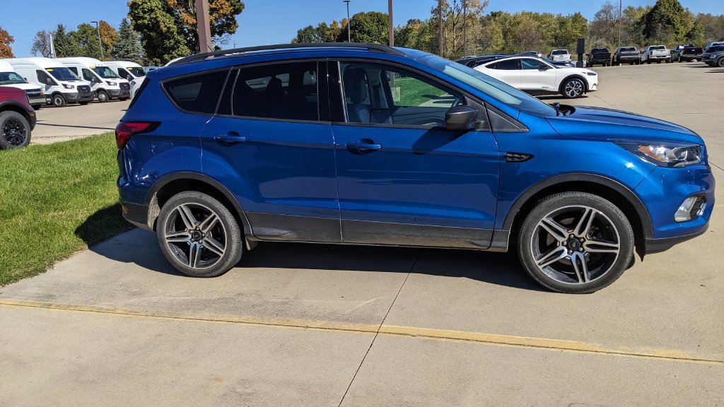 Used 2019 Ford Escape SEL AWD/4WD image 2
