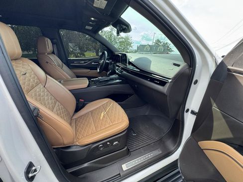 Used 2023 Cadillac Escalade Sport w/ LPO, ONYX Package AWD/4WD image 13