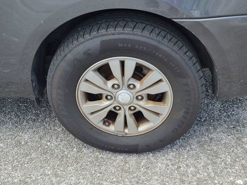 Used 2012 Kia Sedona LX w/ PWR Pkg FWD image 12