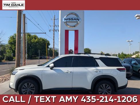 Used 2022 Nissan Pathfinder SV w/ SV Premium Package AWD/4WD image 1