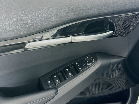 Used 2025 Kia Seltos S FWD image 15