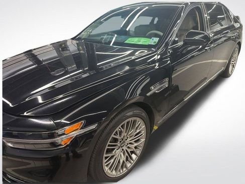 Used 2022 Genesis G90 5.0 Ultimate RWD image 4