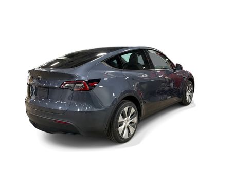 Certified 2023 Tesla Model Y AWD image 6